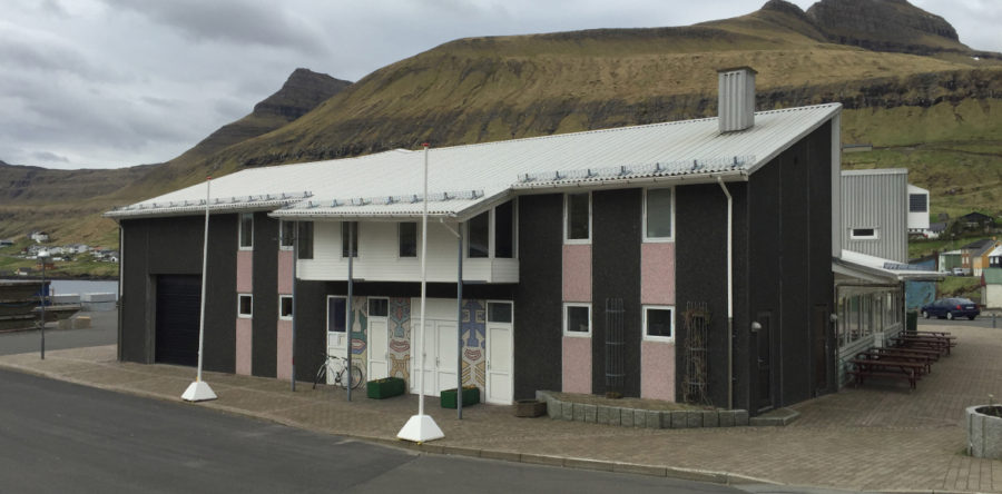 Fuglafjarðar kommuna og leiðarin í Mentanarhúsinum hava gjørt semju um at enda samstarvið