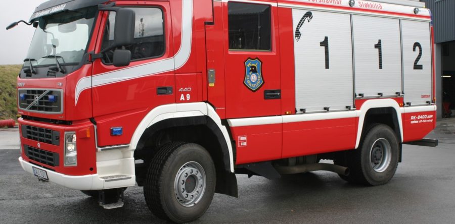 1-1-2 dagur við Mentarnarhúsið í Fuglafirði