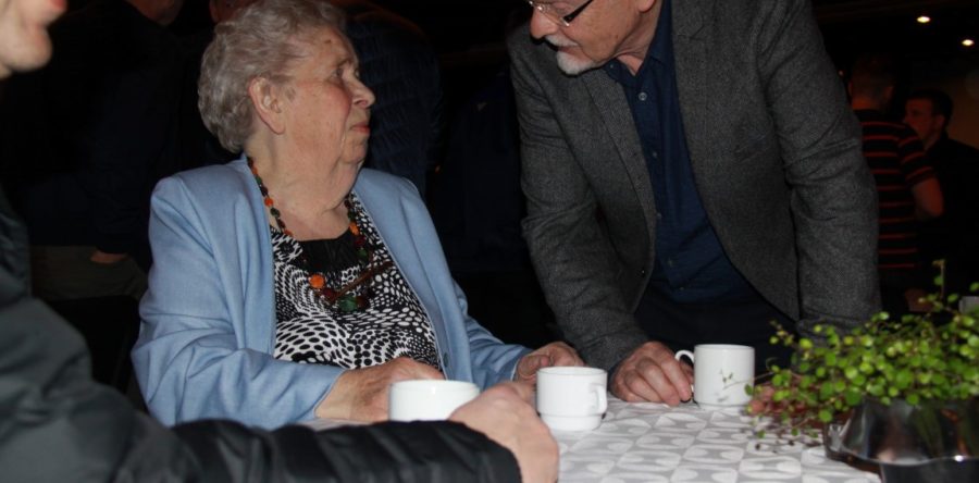 Fuglafjørður millum vøkur fjøll