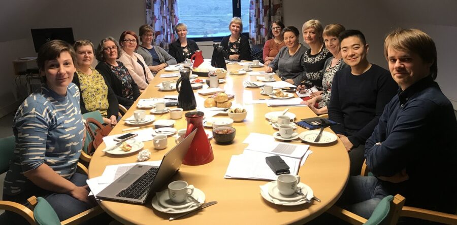 Ítøkilig amboð til arbeiðið við fleirmæltum børnum á veg