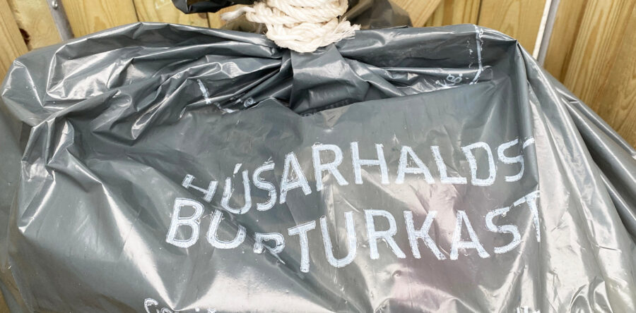 Covid-19 og húsarhaldsburturkastið