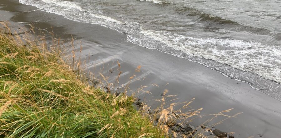 Kunning um umhvørvi – gamlir oljutangar, sum leka