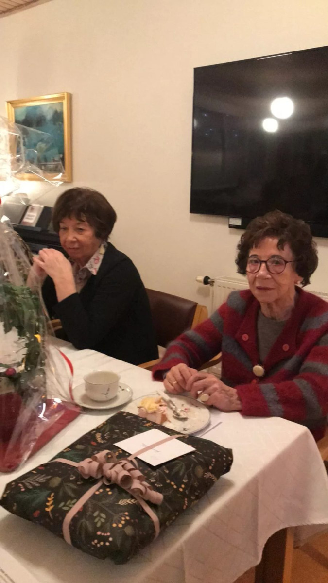 Judith Olsen hevur lisið søgur fyri teimum eldru í 25 ár