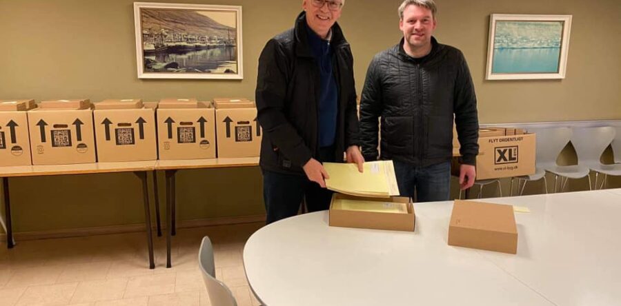 Arbeiðið við at skipað gomlu skjølini hjá Fuglafjarðar kommunu er liðugt.