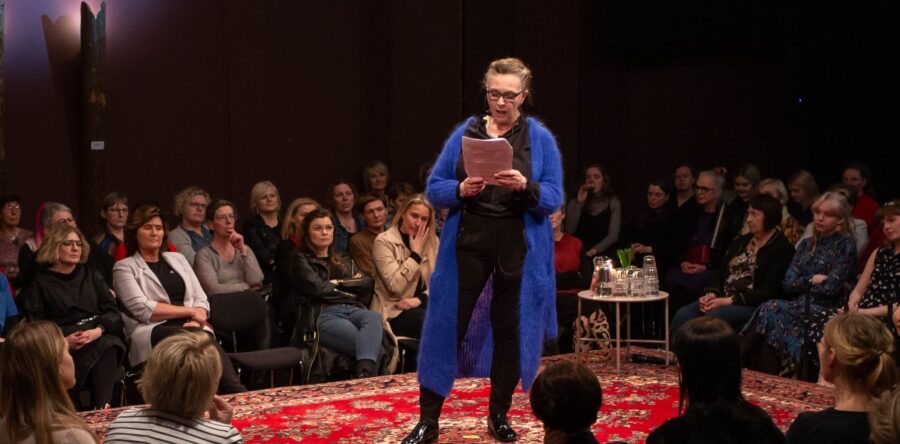 Framløgan til kjak, ið Súsanna Olsen, námslektari í samfelagsvísindum, helt á altjóða kvinnudegnum 8. mars 2021