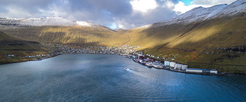 Fuglafjarðar kommuna bjóðar vinnuni til morgunmat