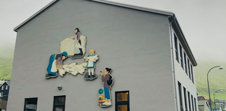 Nýtt veggjaprýði “Ættarlið”