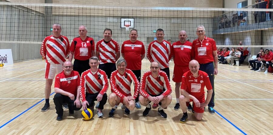 Røða í samband við fyrsta flogbóltsdystin í nýggju høllini í Fuglafjarðar skúla