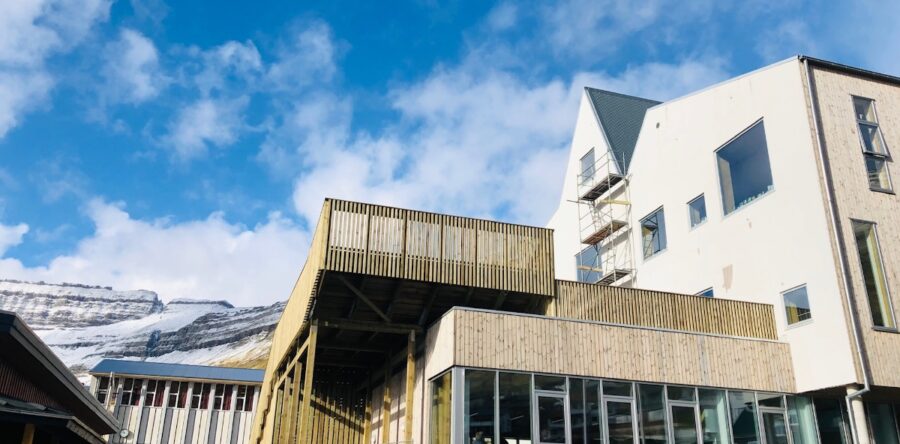 Hátíðarhald í nýggja barnaskúlanum í Fuglafirði