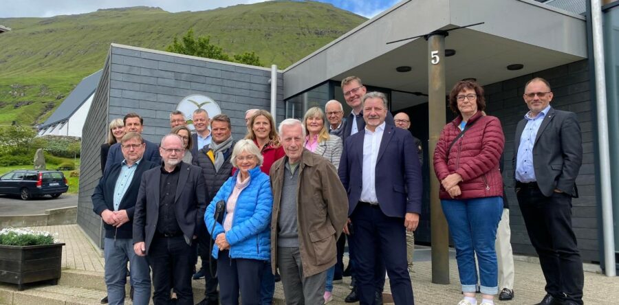 Formanskapirnir á Fólkatingi og í Løgtinginum vitja Fuglafjørð.