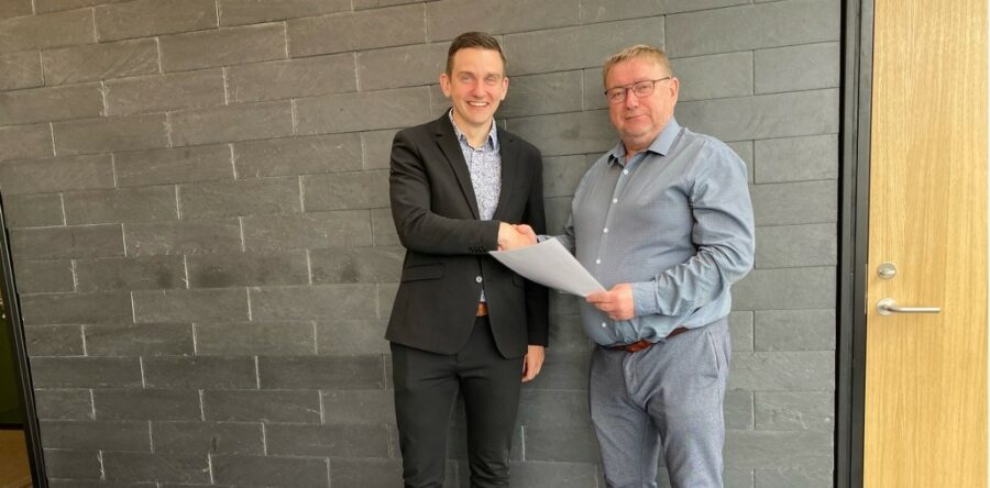 Eysturkommuna og Fuglafjarðar kommuna skriva undir samstarvsavtalu um sløkking og bjarging í Leirvíkstunnlinum