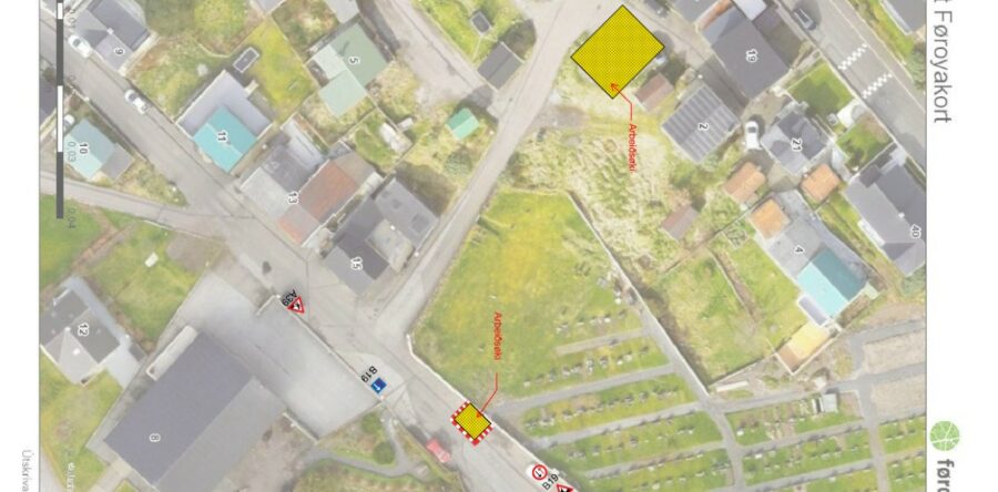 Kloakk arbeiði á Kirkjuvegi og niðan á Mirmansveg umvælda.