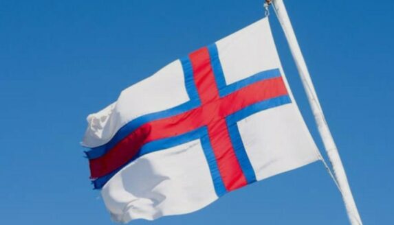 Flaggdagin 25. apríl kl. 15